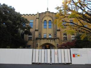251205塾監局工事正面封鎖・冬 (2).jpg