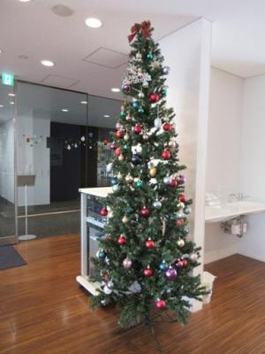 251219カフェテリア・クリスマスツリー (2).jpg
