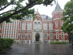 260723旧図書館 雨 (1)b.jpg